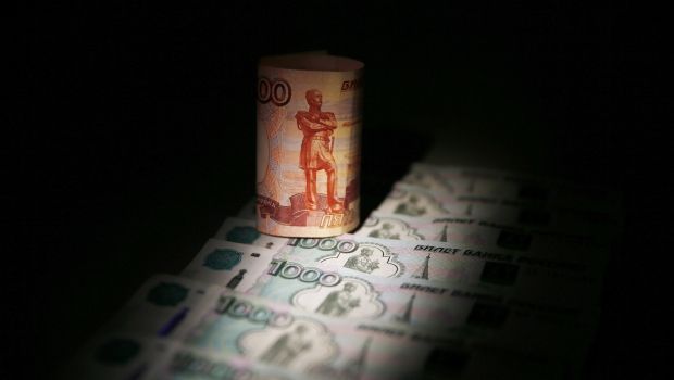 Курс евро на Московской бирже сегодня также растет.