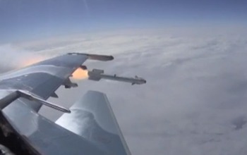 Пуск ракеты с российского истребителя попал на видео/
