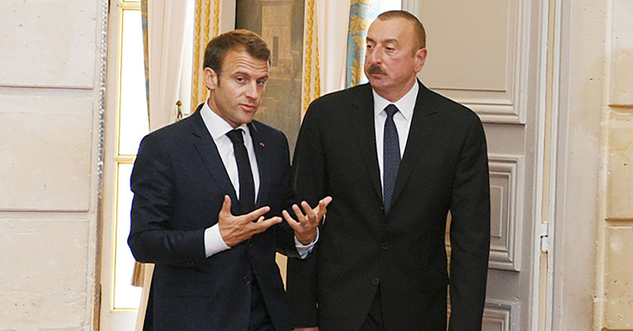 Aliyev, despre tulburările din Georgia: Se vede implicarea lui Macron.