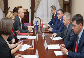 Autorităţile de la Tiraspol s-au plâns comisarului UE pe Moldova. 