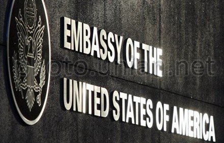 США вновь откроют в воскресенье 18 из 19 диппредставительств, закрытых с понедельника из-за угрозы терактов.