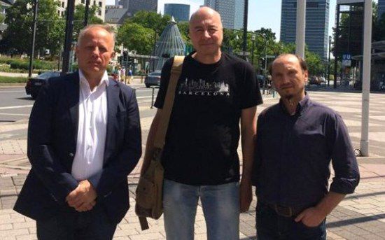 Presă a lui Țopa lucrează după o schemă foarte bine pusă la punct, tirajând la greu informațiile care îi convin șefului de clan.