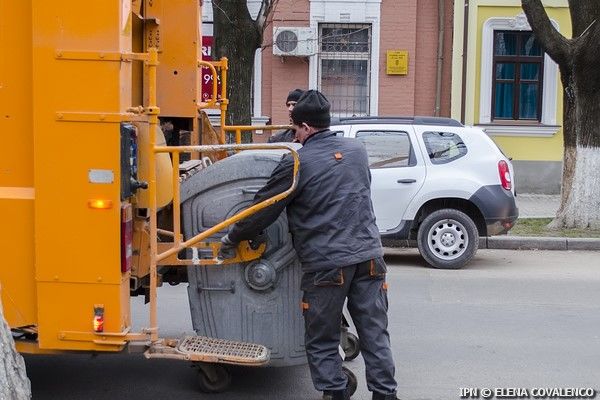 Regulamentul de organizare a serviciului de salubrizare, în dezbateri