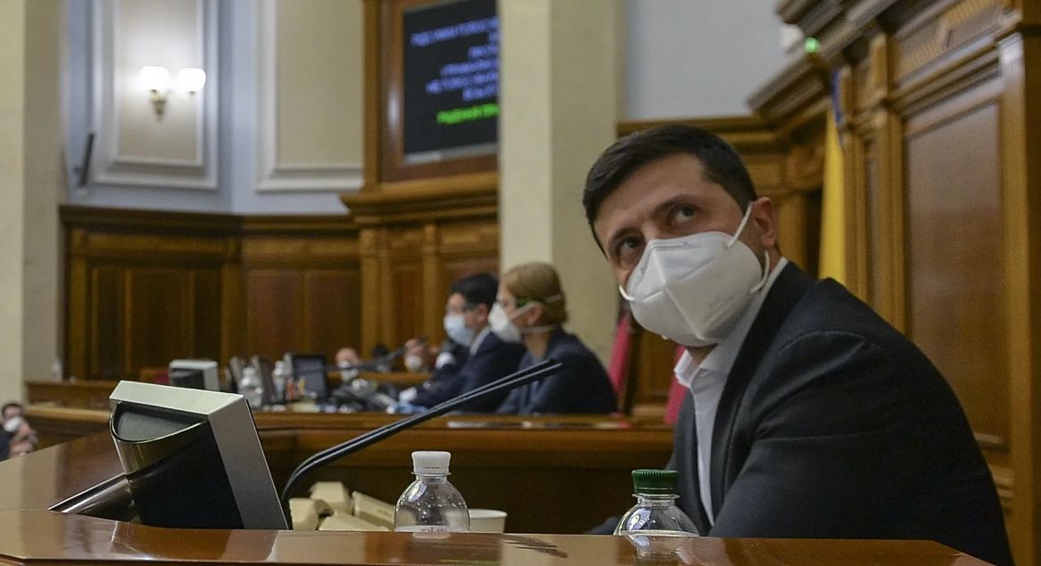 В Раде раскритиковали Зеленского и призвали очистить украинскую землю.