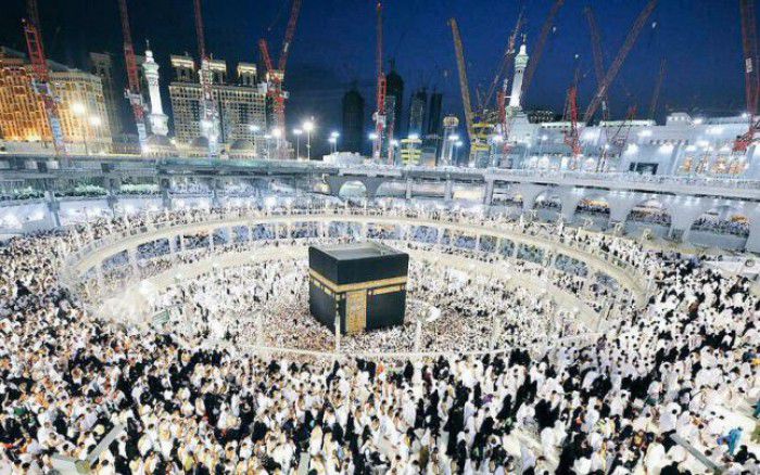 Trei milioane de pelerini se strâng marţi la Mecca. Foto: adevarul.ro