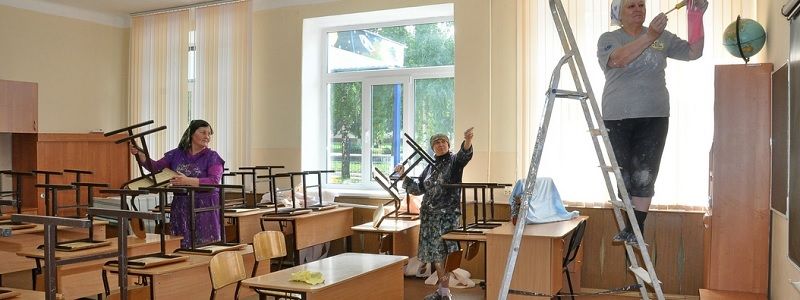 В столице начался ремонт школ.