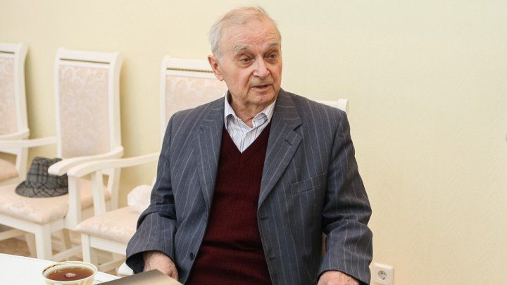 Молдавский писатель и драматург Ион Друцэ.