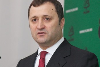 Влад Филат заявил в ходе пресс-конференции, что манипуляции и обман нельзя остановить путем запретов. Фото: forum.md