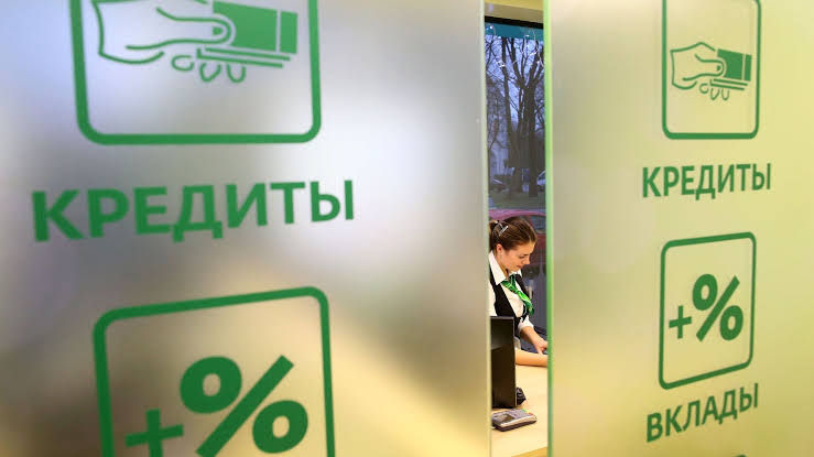 FMI: Salariile „în plic” împiedică evaluarea riscurilor de credit în Moldova.