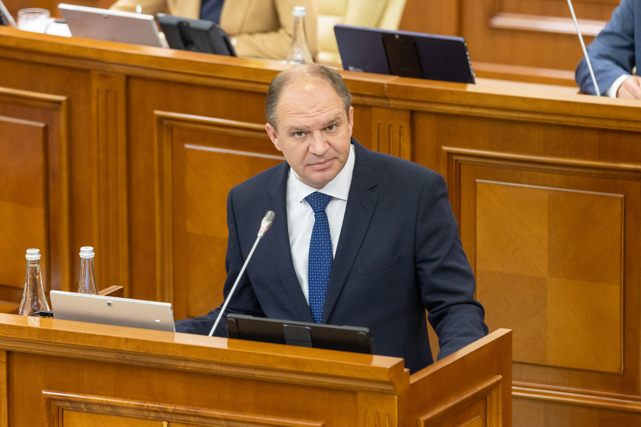 Депутат фракции "Альтернатива" Ион Чебан отказался от мандата.