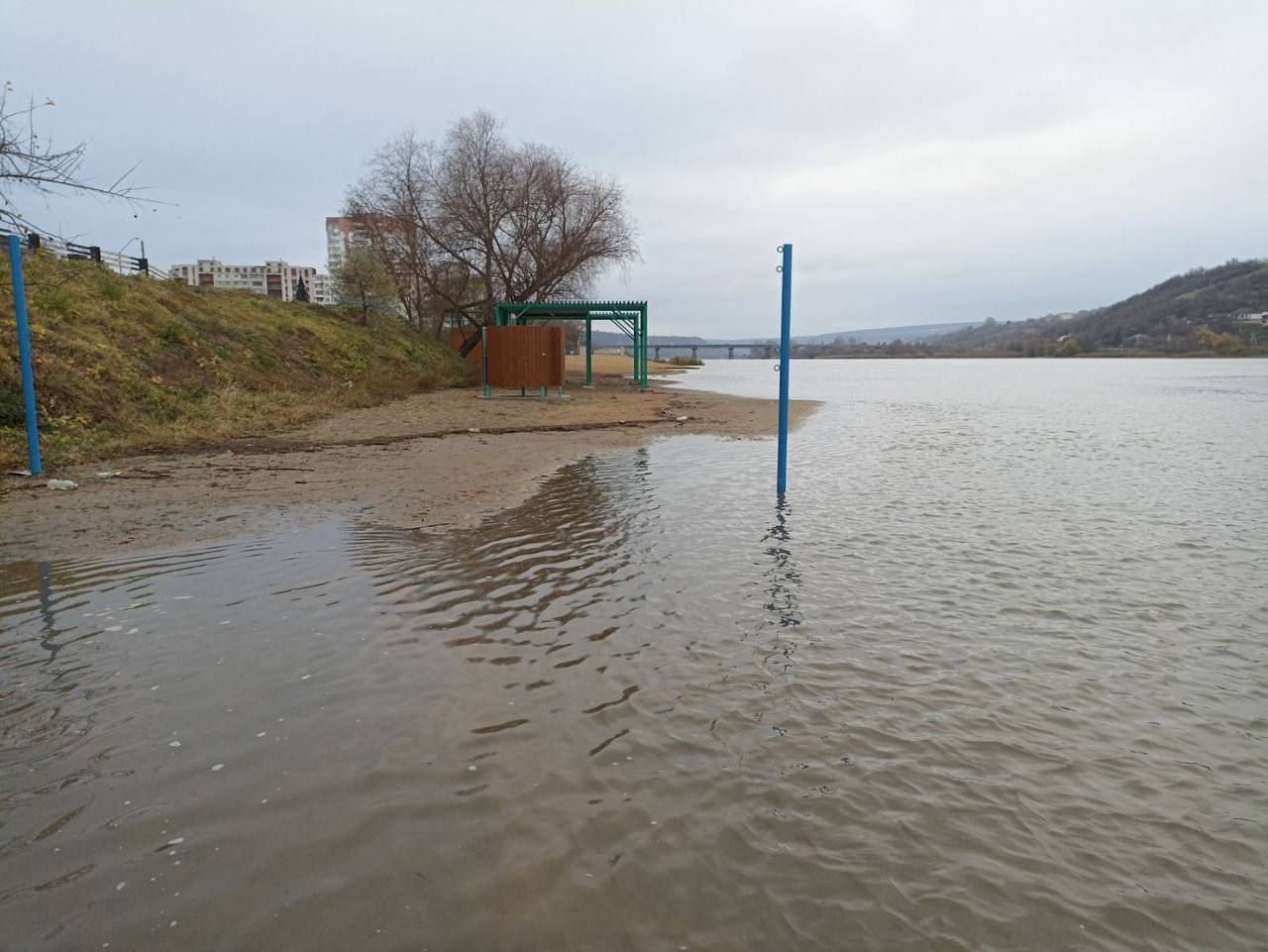 Вода в Днестре прибывает: в Тирасполе приостановлена паромная переправа.