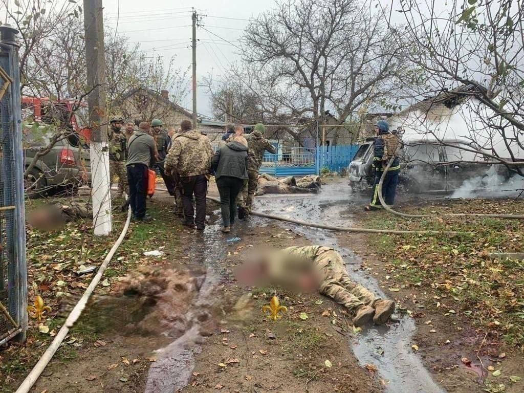 Войска РФ нанесли удар по военным в Запорожской области во время церемонии награждения.