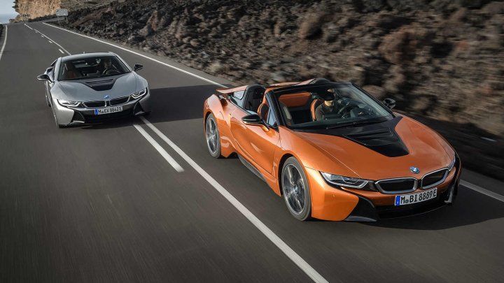 BMW a prezentat noul i8 Roadster și versiunea cu facelift a lui i8