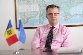 După 31 august, locul lui Dirk Schuebel va fi ocupat de diplomatul din Finlanda Pirkka Tapiola.