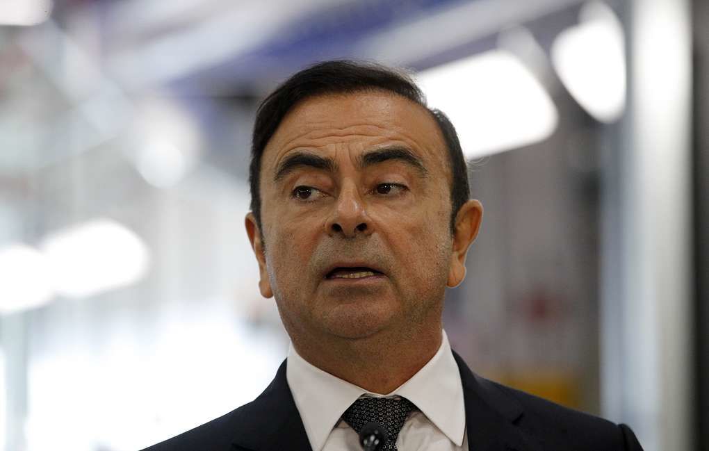 Гона подозревают в том, что часть переведенных на счет дилера Nissan-Renault в Омане средств была использована им в личных целях.