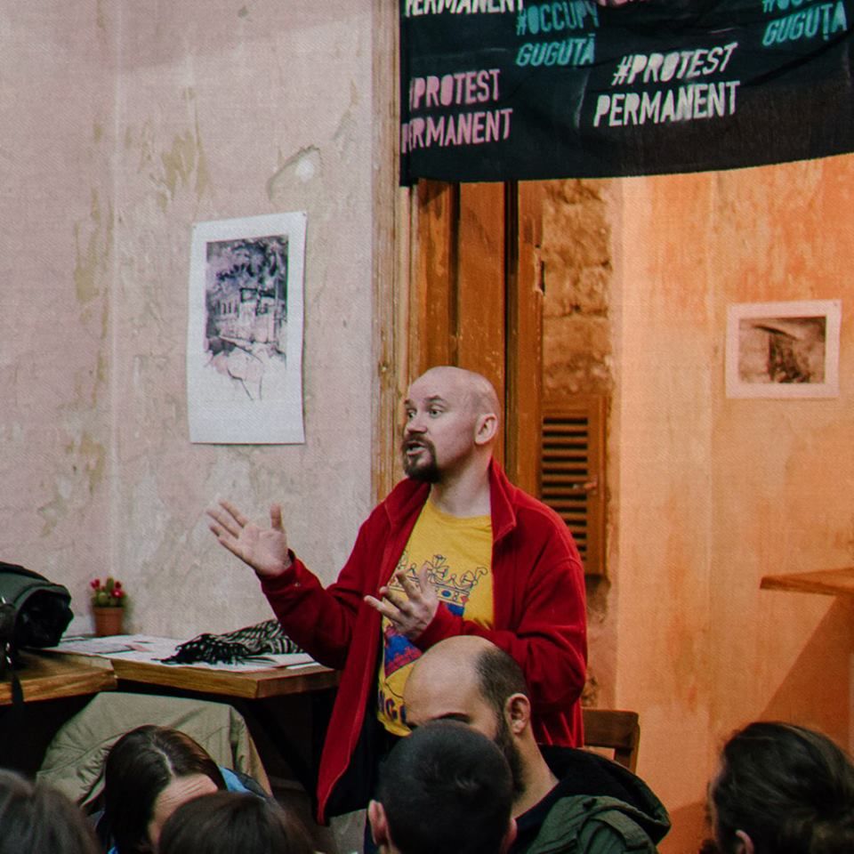 Активисты "Occupy Guguță" возмущены допросом их гостя из России.
