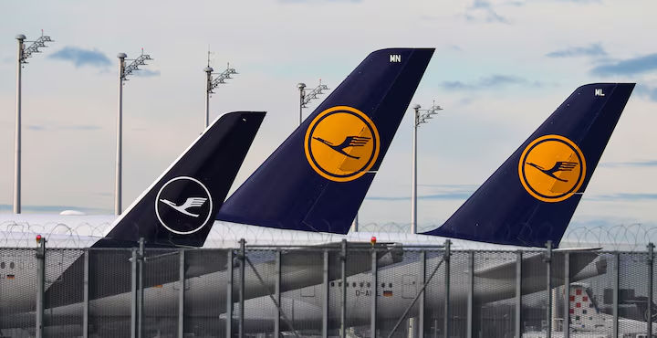 Lufthansa отменяет 20 000 рейсов из-за удвоения цен на авиатопливо.