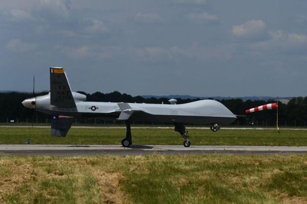 Беспилотник США MQ-9 Reaper впервые приземлился в гражданском аэропорту Европы.