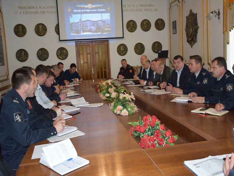 Собравшиеся обсудили возможность взаимодействия для борьбы с правонарушениями в общественных местах.