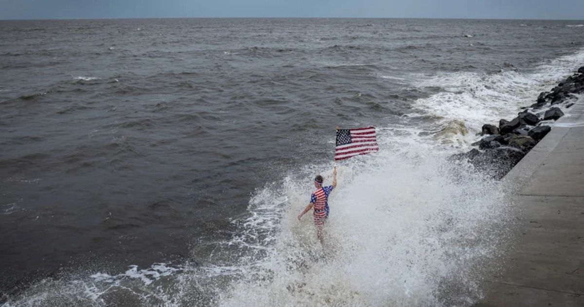 Uraganul Helen a lovit Florida cu cea mai mare putere din istoria peninsulei.