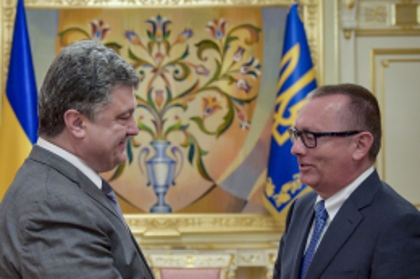 Порошенко заявил, что в стране нет внутреннего конфликта, а ситуацию на Донбассе нельзя решить только военными средствами.