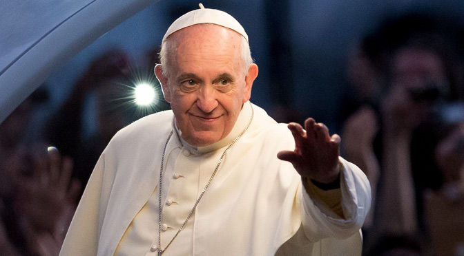 Francisc a prezentat scuze, în numele Bisericii, victimelor agresiunilor sexuale, protestanţilor persecutaţi în nordul Italiei şi poporelor autohtone din America de Sud pentru complicitatea Bisericii în oprimarea lor în timpul cuceririlor coloniale.