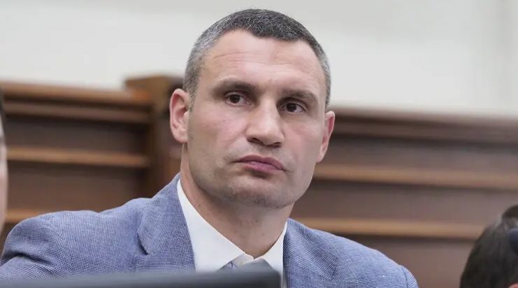 Кличко заявил о давлении на него из-за обысков у киевских чиновников.
