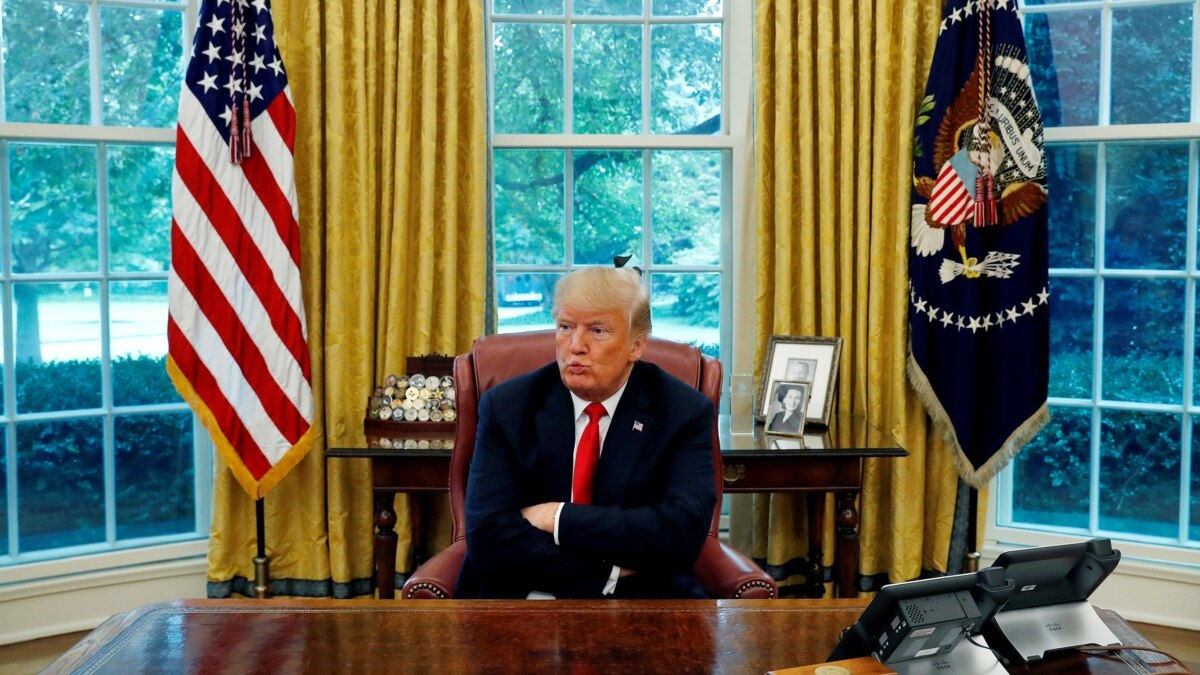 Casa Albă vrea să angajeze mai mulți stenografi, deoarece Trump vorbește prea mult.