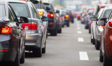 InfoTrafic 08:00: Flux majorat de transport. Străzi de evitat
