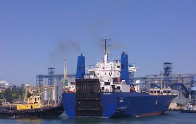 На данный момент морская торговля между Крымом и Турцией остановлена.