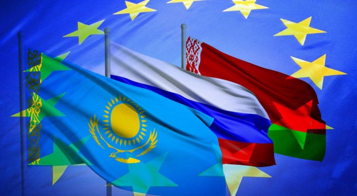 Опрос: 52% респондентов поддерживают вступление в ЕС, а 41% – в Евразийский союз.