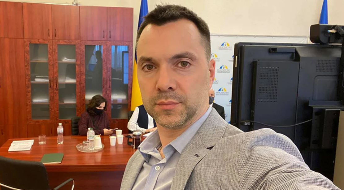Арестович о Херсоне: Вторые сутки "сваливают" все ФСБшники, МВДшники.