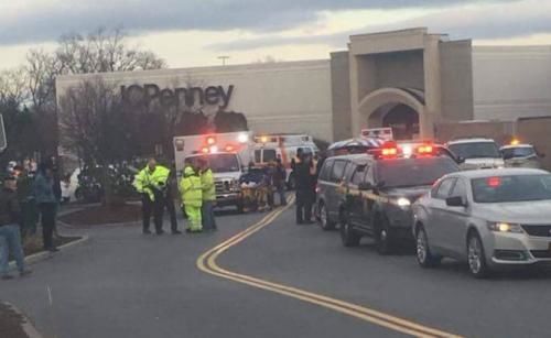 Un mall din New York a fost evacuat, iar două persoane au fost rănite uşor, în urma unui incident armat.