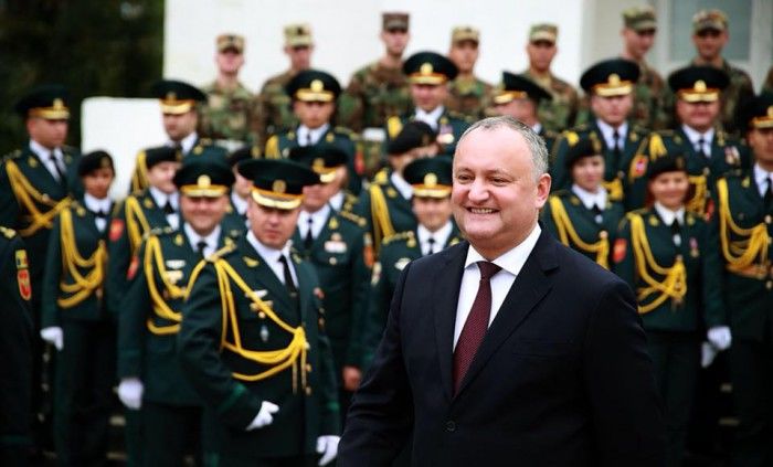 Polițiștii din Chișinău și carabinerii din cadrul MAI, decorați. Foto: presedinte.md