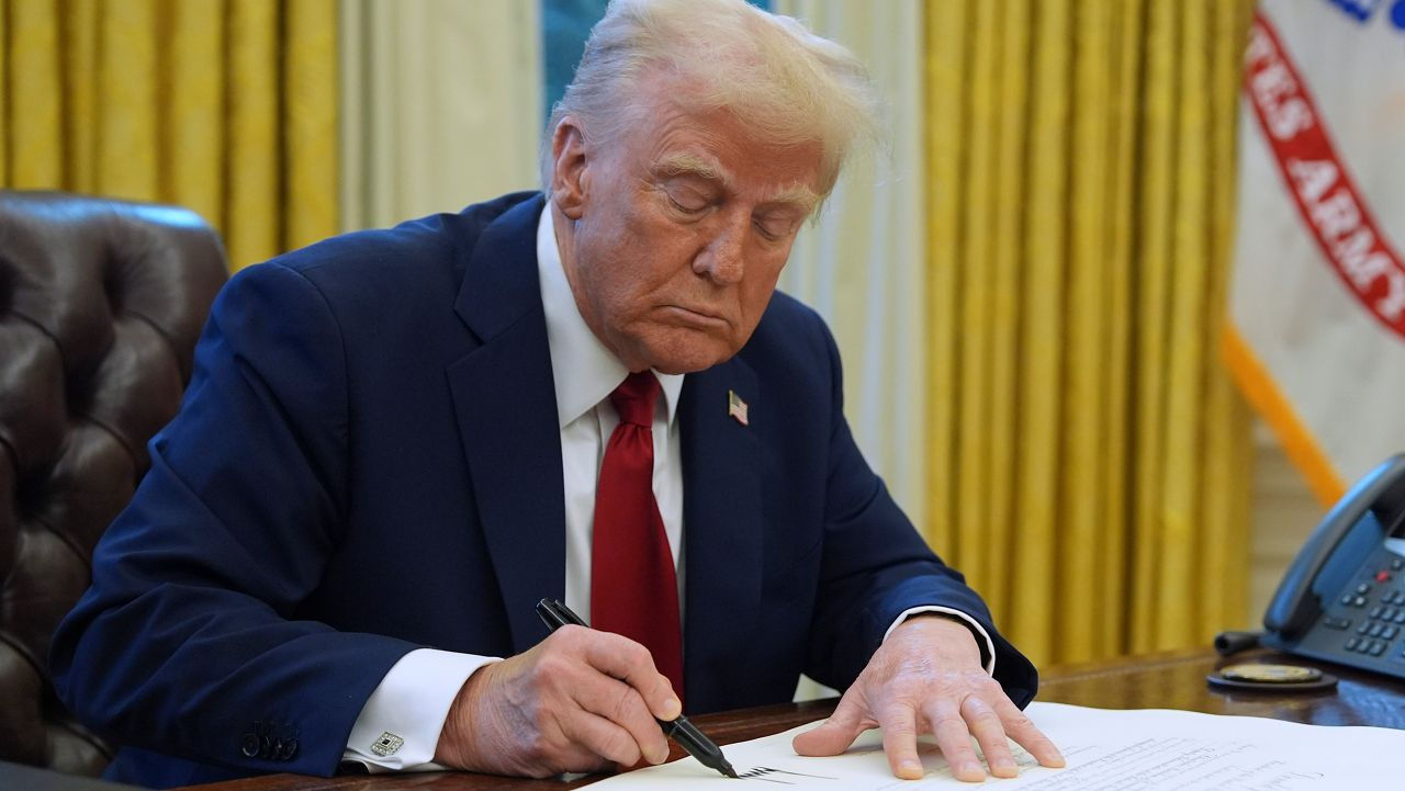 Trump a solicitat suspendarea tuturor ajutoarelor militare pentru Ucraina.