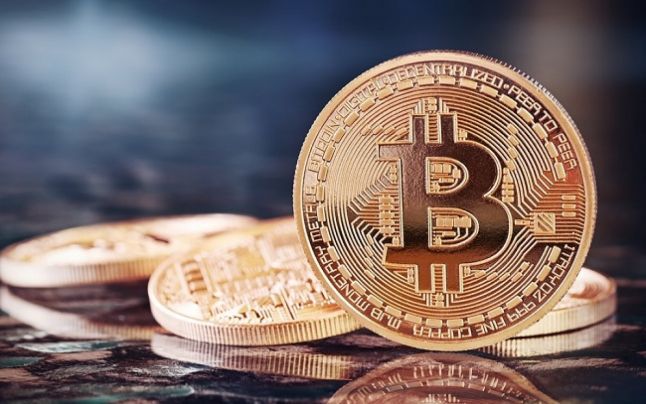 Moneda virtuală Bitcoin a depăşit pragul de 2.000 dolari. 