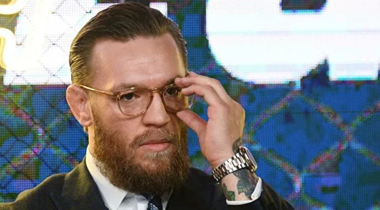 Макгрегор раскритиковал КНР за некачественные средства защиты от коронавируса.