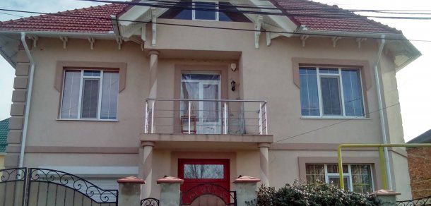 Grenada care a explodat la balconul fostului Guvernator al BNM, Dorin Drăguțanu, a fost aruncată de o persoană cu dereglări psihice.  Foto: moldova24.info