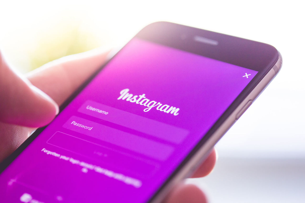Instagram начнет размывать "деликатные" фото.