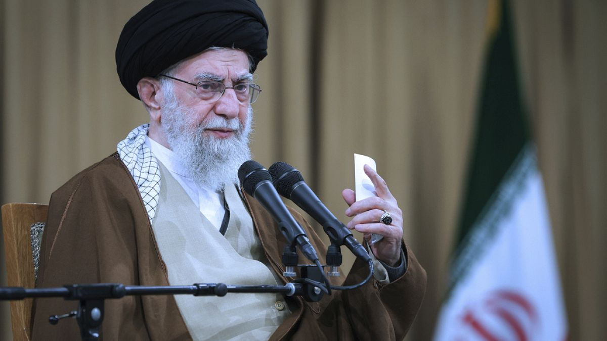 Iranul respinge perspectivele negocierilor nucleare cu SUA și neagă primirea unei scrisori de la Trump.