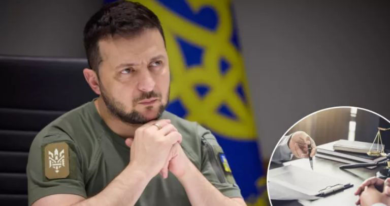 Зеленский уволил пять послов.