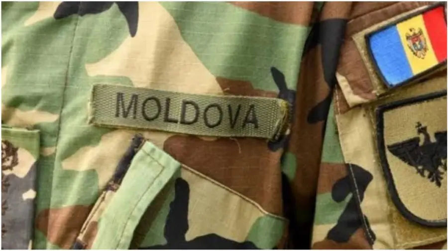 Femeile care fac catedra militară pot fi incluse în rezerva armatei la cerere.