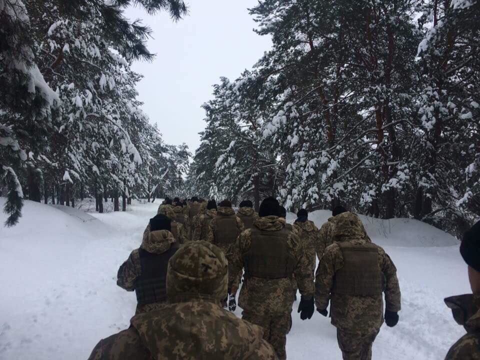 С 26 ноября введено военное положение в 10 областях Украины, расположенных вдоль российской границы и приднестровского участка украинско-молдавской границы.
