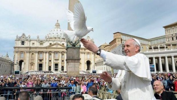 Papa Francisc a fost ales membru de onoare al Academiei Române