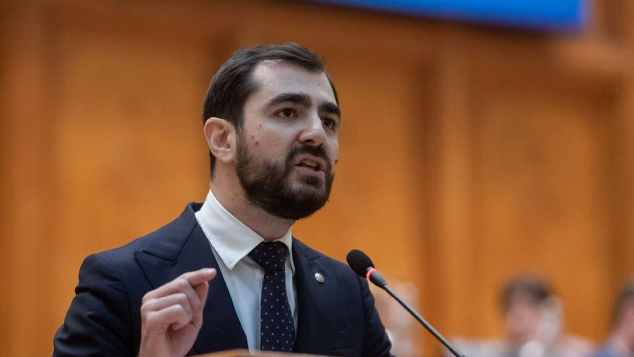 Клаудиу Нэсуй оставит парламент Румынии "ради реформ в экономике Молдовы".