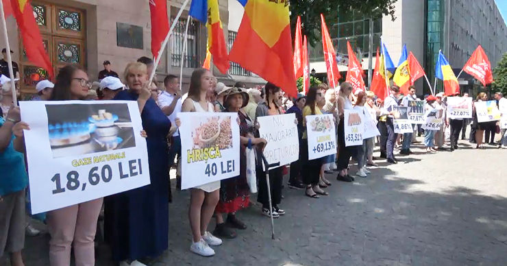ПСРМ протестует у Минфина: Гречка - 40 леев, газ - 18,60.