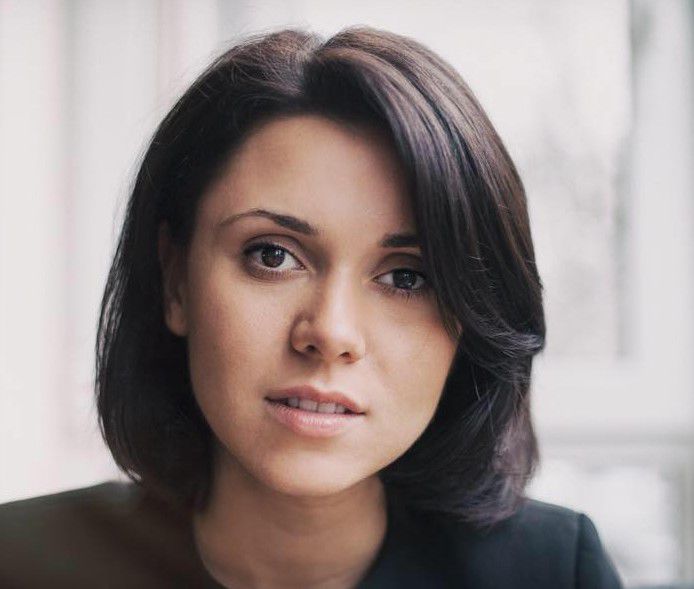 Porivit jurnalistei, sursa sa a avertizat-o să fie atentă la provocări.