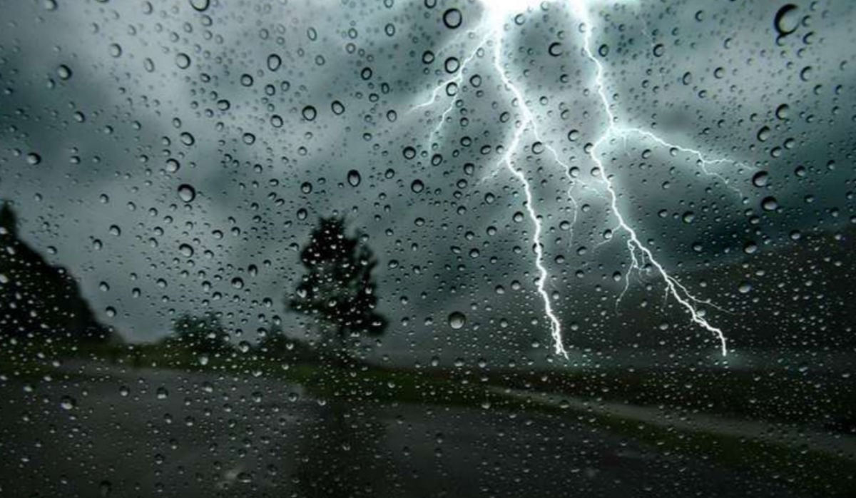 Meteorologii avertizează asupra unor posibile ploi și descărcări electrice în Moldova.