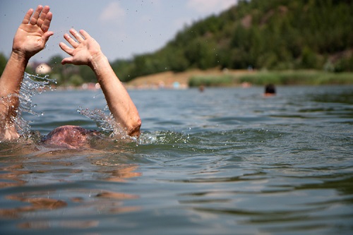 23-летний гражданин Молдовы утонул в море на территории Украины.