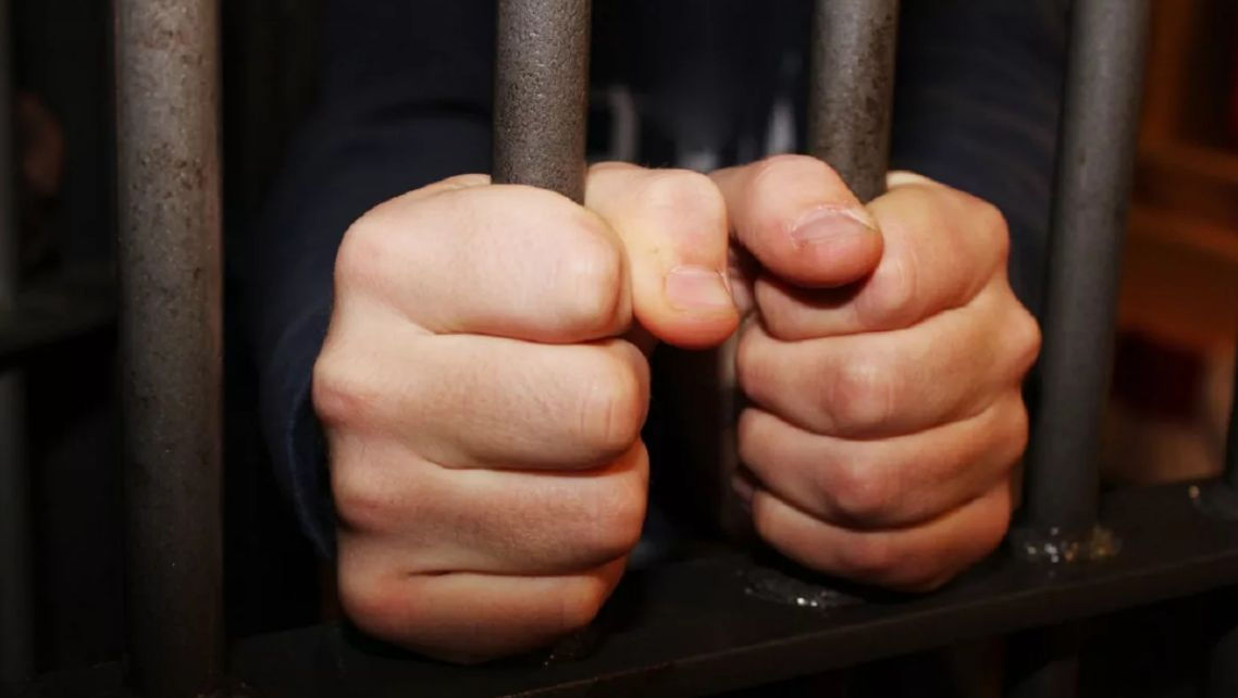 Мужчина, убивший сожительницу, приговорен к 16 годам тюрьмы.